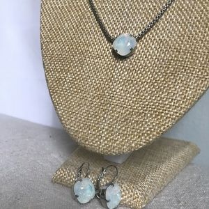Sabika vintage single crystal necklace and earrings (frost color)